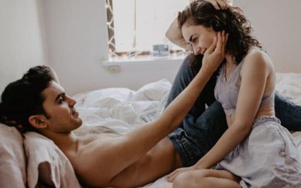 Người chồng thay đổi thói quen tình dục là dấu hiệu đáng nghi